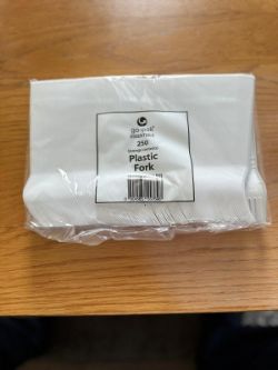 1 Pallet of plastic forks - 88 cases per pallet, approx 220,000 forks.