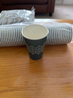 1 pallet of takeaway cups 9oz - 36 cases, approx 36,000 cups