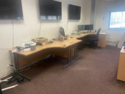 3 desks, 3 filing cabinets and 3 office chairs - Excellent condition