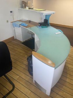 Office reception desk - 2500mm w x 2300 d - Excellent condition
