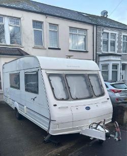 BAILEY RANGER 4 BERTH CARAVAN MANUFACTURING YEAR 2000 (NO VAT ON HAMMER)