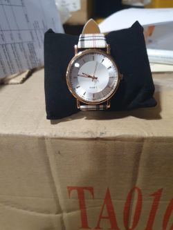 Girls watches approximately 12 box 64