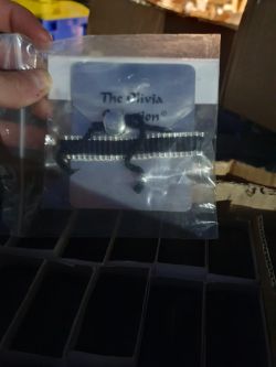 The olivia collection approximately 700 box no 188