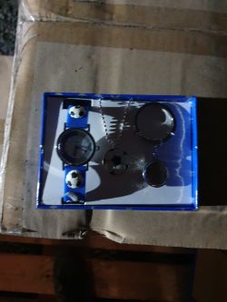 Boys watch set approximately 500 box no 140