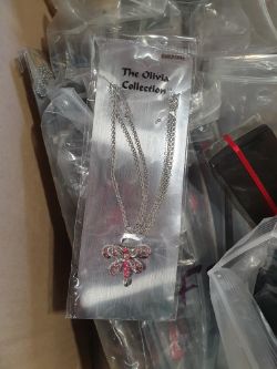 The olivia collection necklaces approximately 500 box no 155