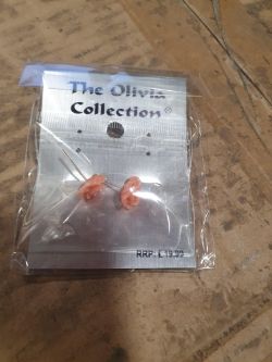 Girls ear rings approximately 1000 box no 49