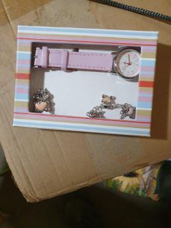 Girls watch set approximately 100 box no 115