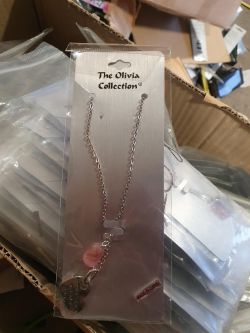 The olivia collection necklace approximately 700 box no 170