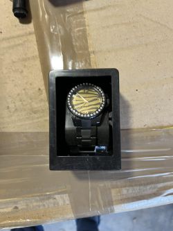 Kids watch approx 60 box 31