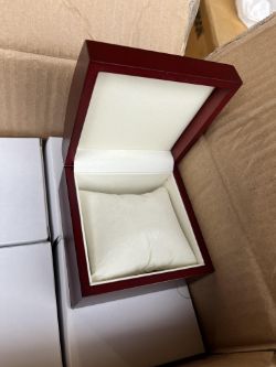 Watch case approx 40 box 34