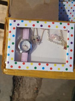 Girls watch set approximately 350 box no 57