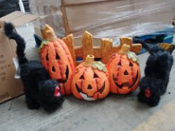 1 Pallet full of NEW HALLOWEEN Props