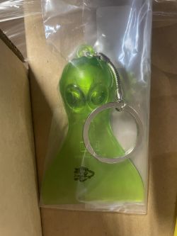 Approx 3855 x NEW KOZIOL - MINI YETI ICE SCRAPER KEYRING GREEN