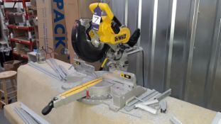Dewalt DW717XPS Compound Mitre Saw 240v