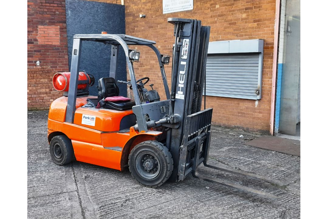 Heli HFG25 LPG forklift truck, Year 2007, Serial Number 0302038099, Rated Capacity 2500KG, Hours - Image 3 of 10