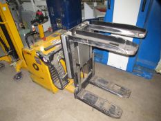 Toppy Mobile pile turner, capacity 1000kg, max paper size 72 x 104, YOM 2000, 24V, s/n 12310, no cha