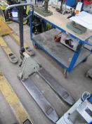 Crown Pallet truck