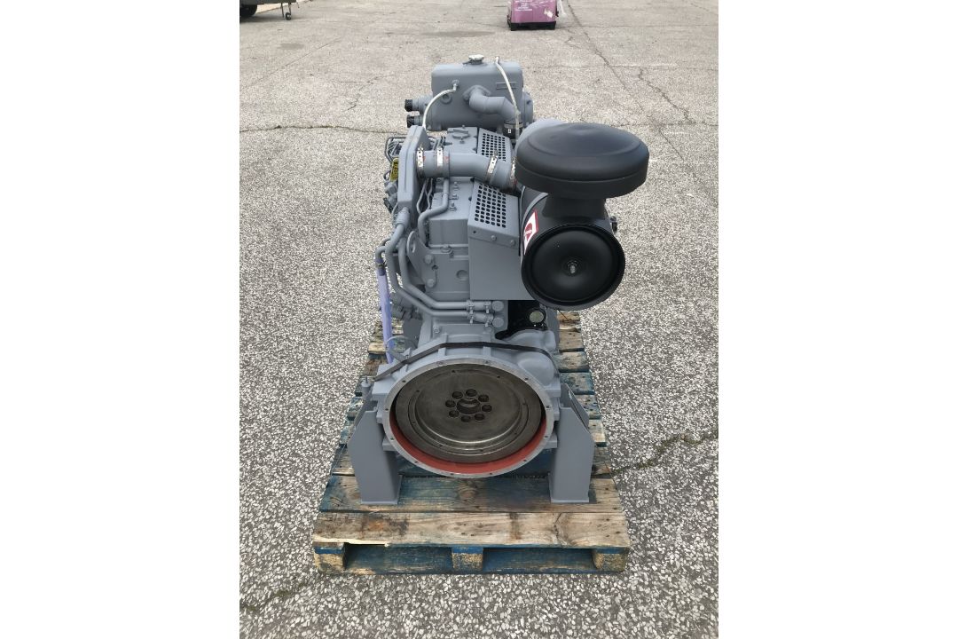 Marine Diesel Engine: Cummins 6CTA Used - Image 4 of 5