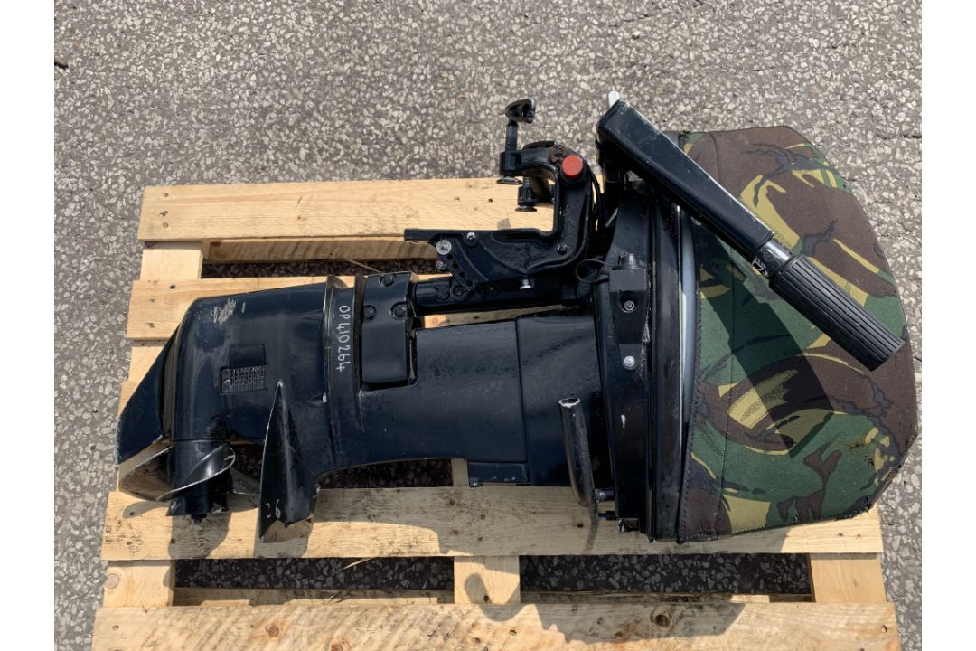Outboard Motor: Mariner 25Hp Low Hours - Image 1 of 5