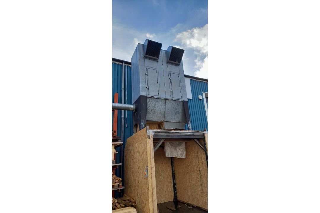 Galvanised Steel Twin Chamber Dust Extractor - Image 2 of 2