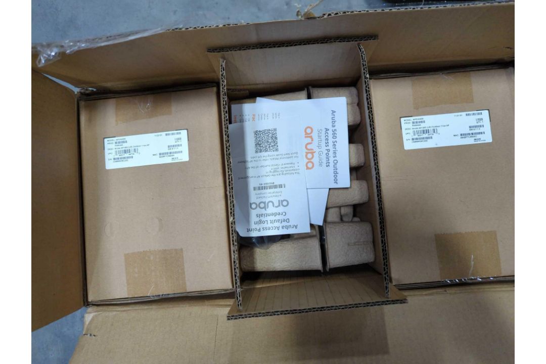 TREASURE PALLET Aruba 560 series outdoor access points, bike frame, guitars, and more - Image 13 of 41