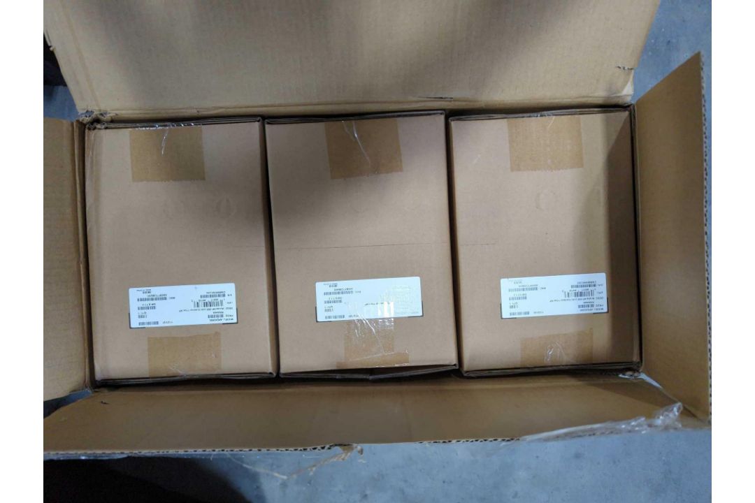 TREASURE PALLET Aruba 560 series outdoor access points, bike frame, guitars, and more - Image 14 of 41