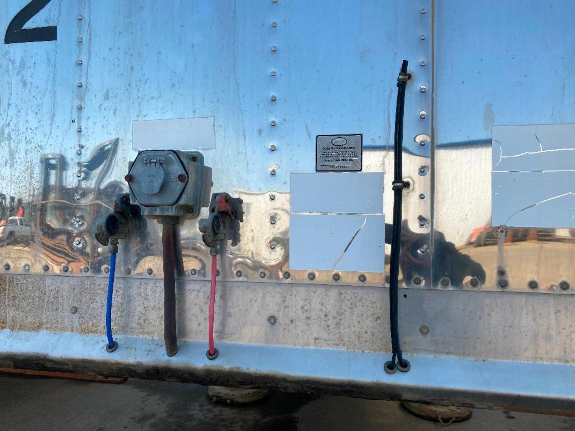 T/A 48' Insulated Office/ Tool Crib Trailer VIN#: OBL - Image 4 of 15