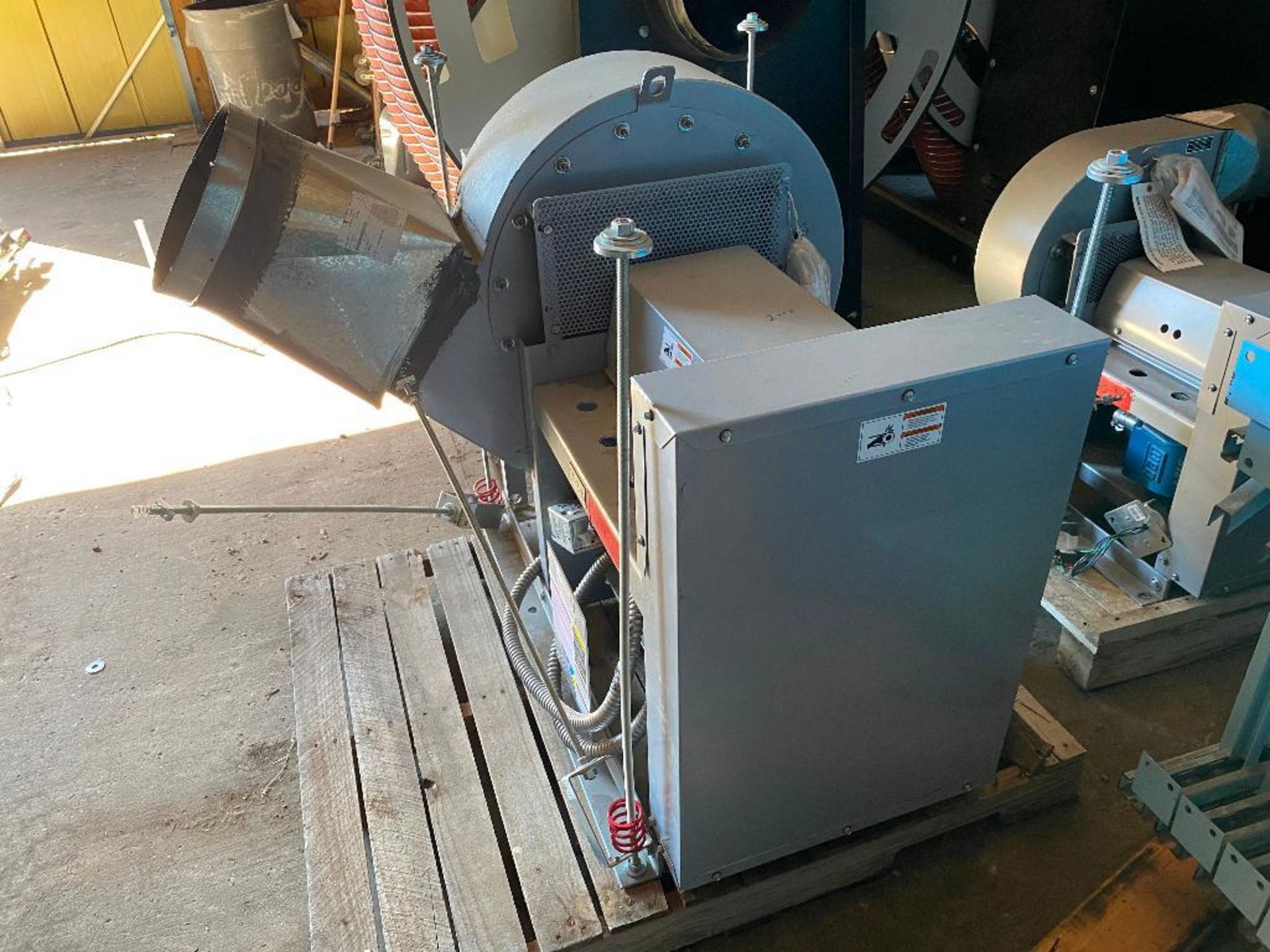 AQC Dust Maxireel XL Reel Exhaust Hose System w/ Greenheck 13-IPA-SD-10 Industrial Process Fan - Image 7 of 13