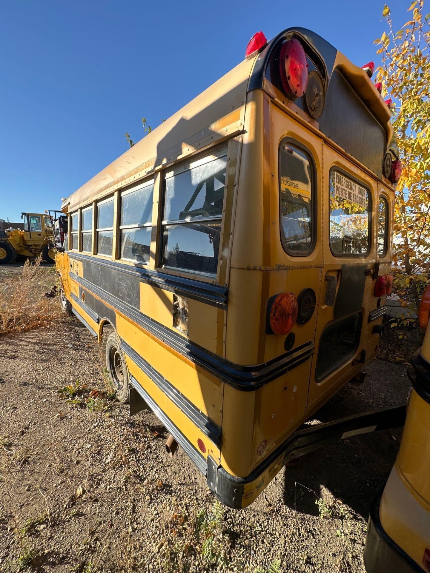 2005 Chevrolet Express School Bus VIN: 1GBHG31U951244947 *FOR PARTS* - Image 4 of 7