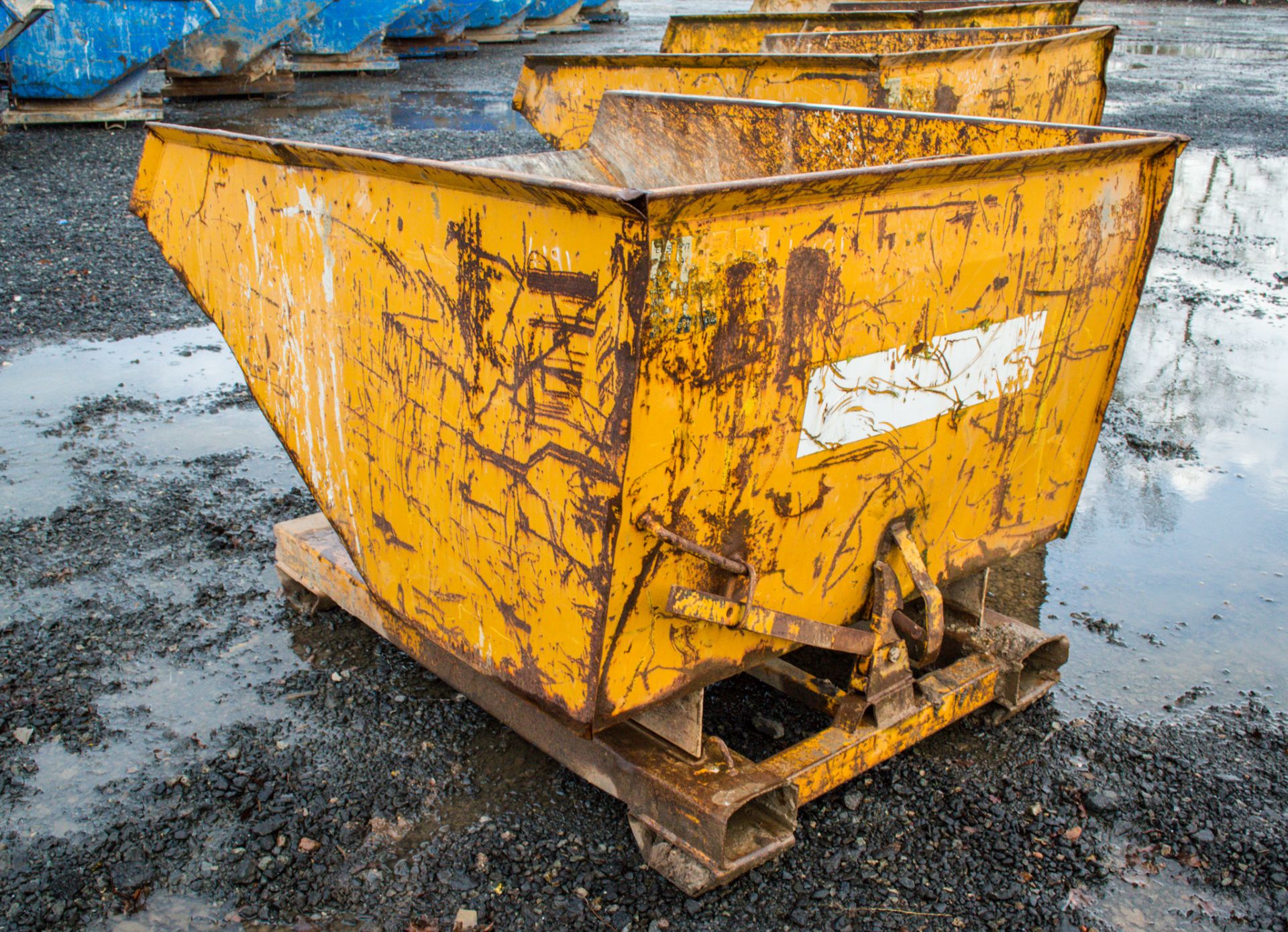 Steel fork lift tipping skip 4191 - Image 2 of 2