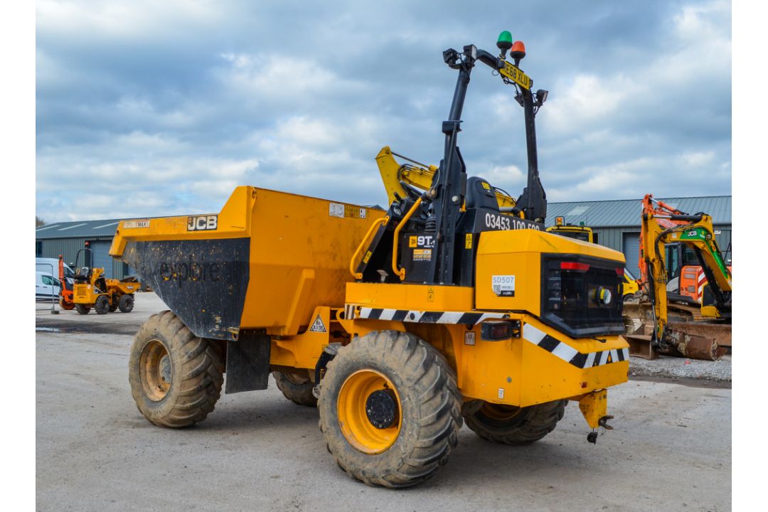 JCB 9FT 9 tonne straight skip dumper  Year: 2018 S/N: 2780323 ** note to bidders, this machine has - Image 4 of 19