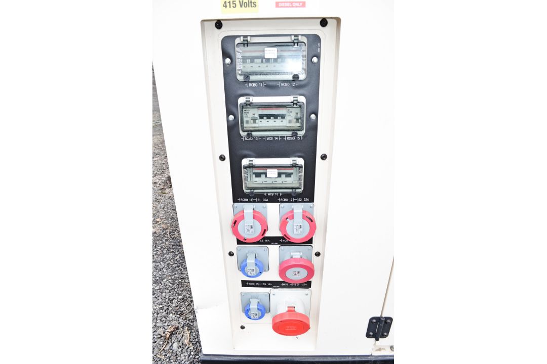 FG Wilson Pro 150-2 150 kva diesel driven generator Year: 2019 S/N: FGWGS980VPJ900247 Recorded - Image 8 of 11