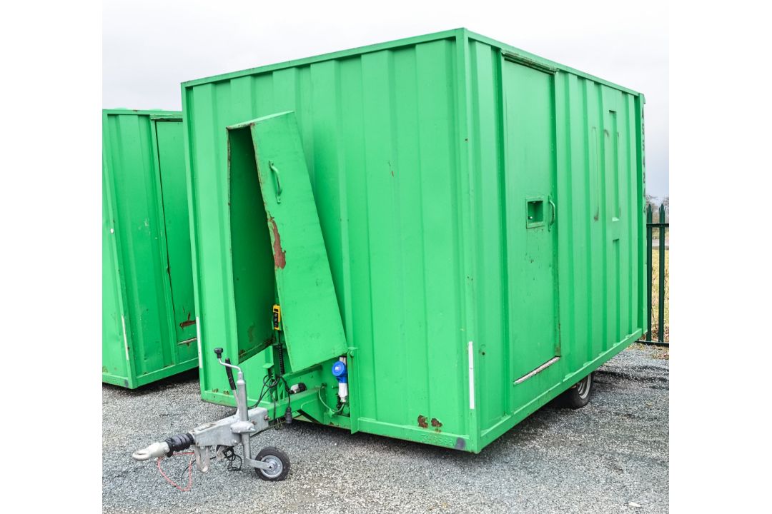 Groundhog 12ft x 6 ft fast tow mobile steel anti vandal welfare unit Comprising of: canteen area, - Image 1 of 10