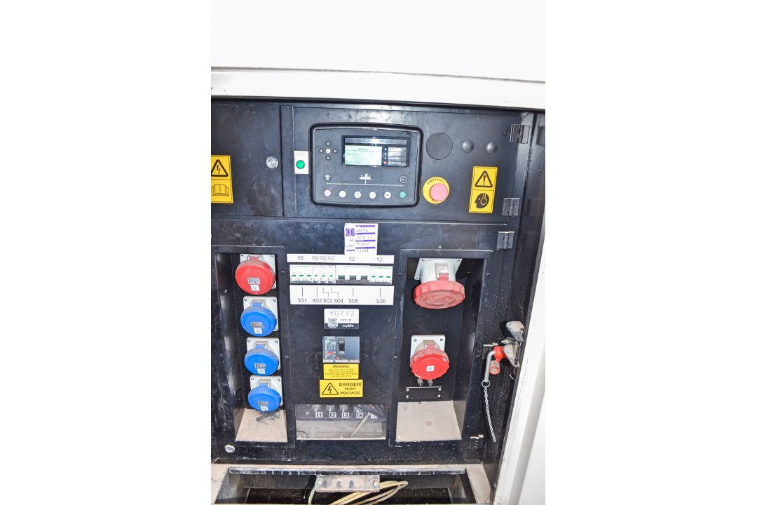 JCB G60 RS 60 kva diesel driven generator Year: 2017 S/N: 2482062 Recorded Hours: 20699 - Image 9 of 11