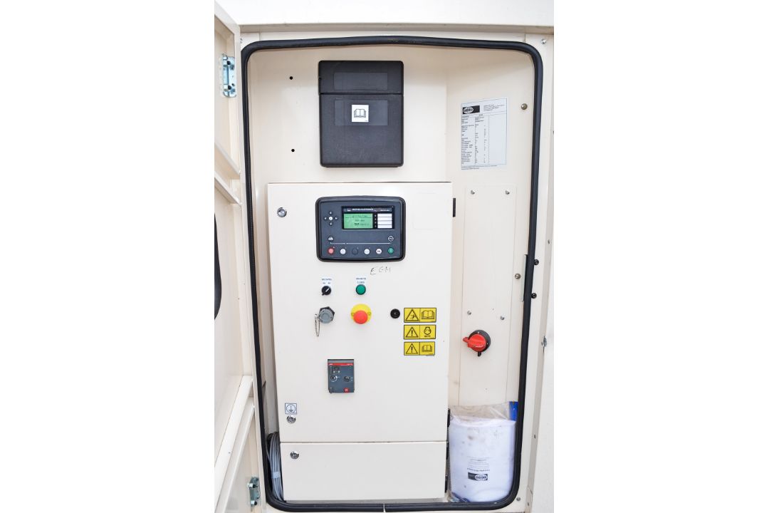 FG Wilson Pro 150-2 150 kva diesel driven generator Year: 2019 S/N: FGWGS980VPJ900247 Recorded - Image 9 of 11
