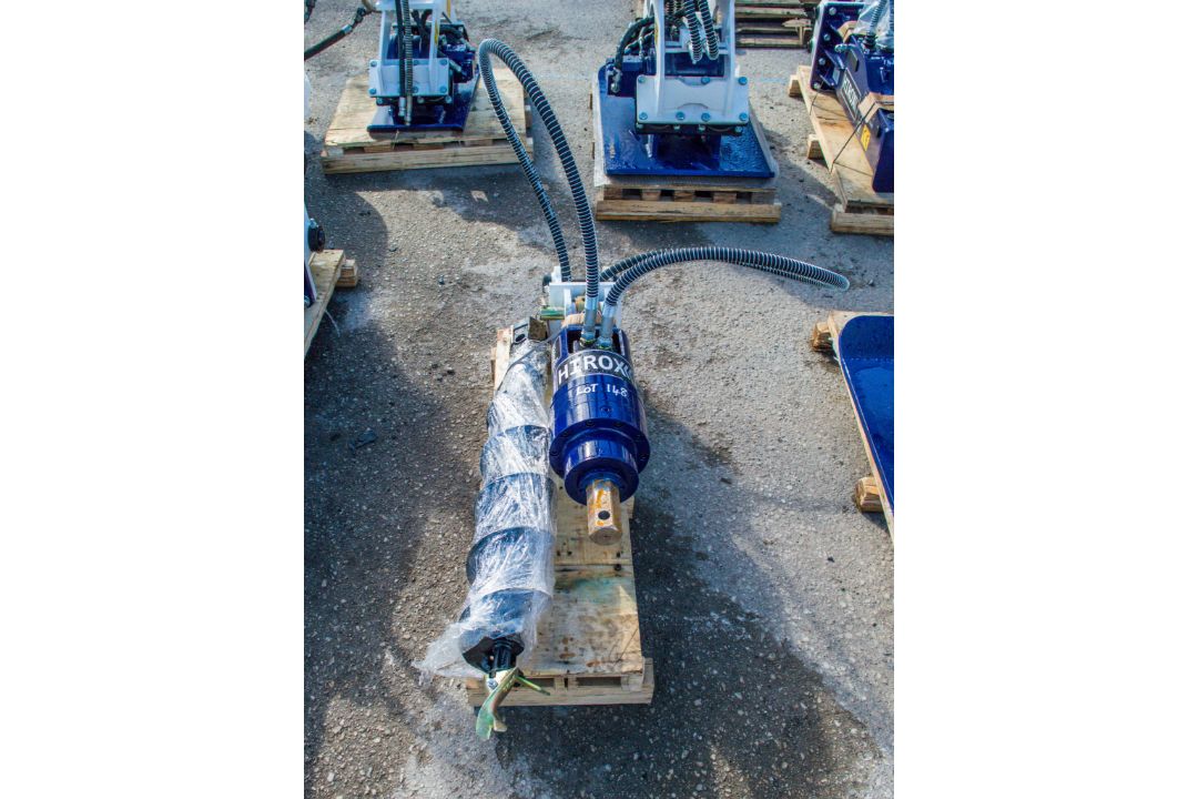 Hirox hydraulic post hole borer to suit 1-2.5 tonne excavator c/w auger ** New and unused ** - Image 3 of 3