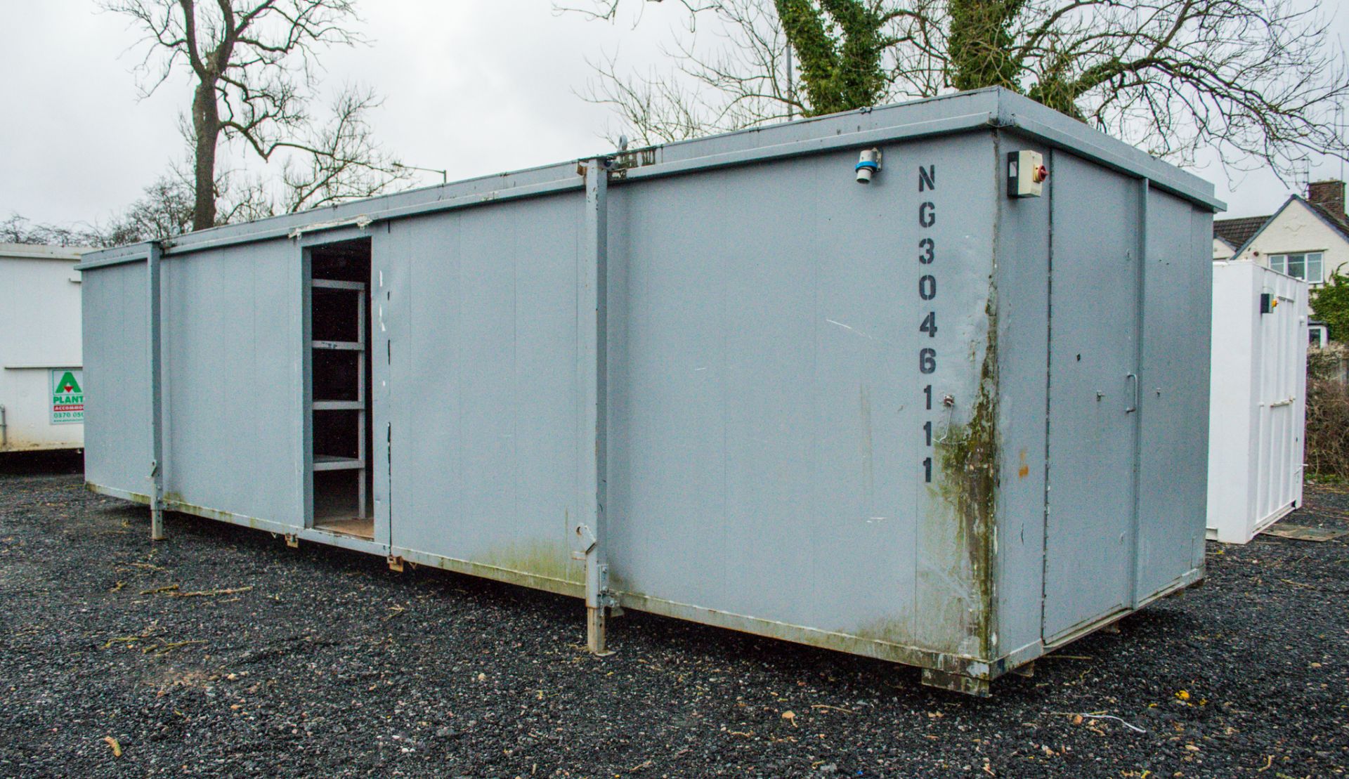 32' by 10' jack leg anti vandal open plan steel store  NG3046111