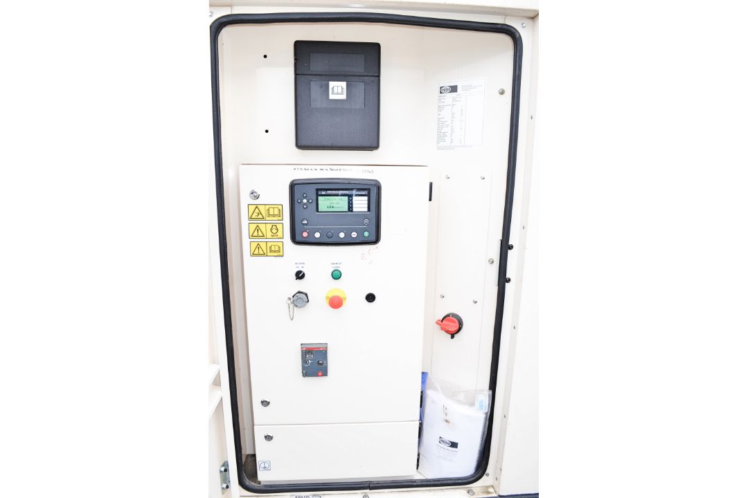 FG Wilson Pro 150-2 150 kva diesel driven generator Year: 2019 S/N: FGWGS980CPJ900229 Recorded - Image 9 of 11