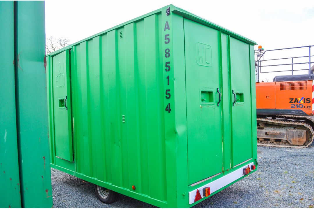 Groundhog 12ft x 6 ft fast tow mobile steel anti vandal welfare unit Comprising of: canteen area, - Image 4 of 12