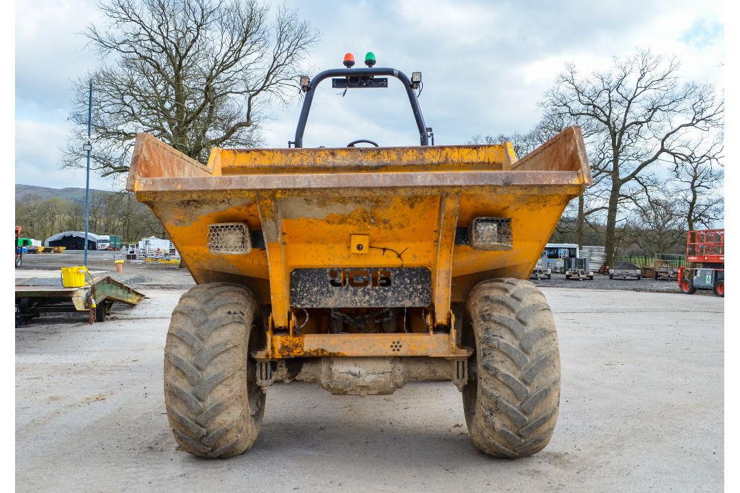 JCB 9FT 9 tonne straight skip dumper  Year: 2018 S/N: 2780323 ** note to bidders, this machine has - Image 5 of 19