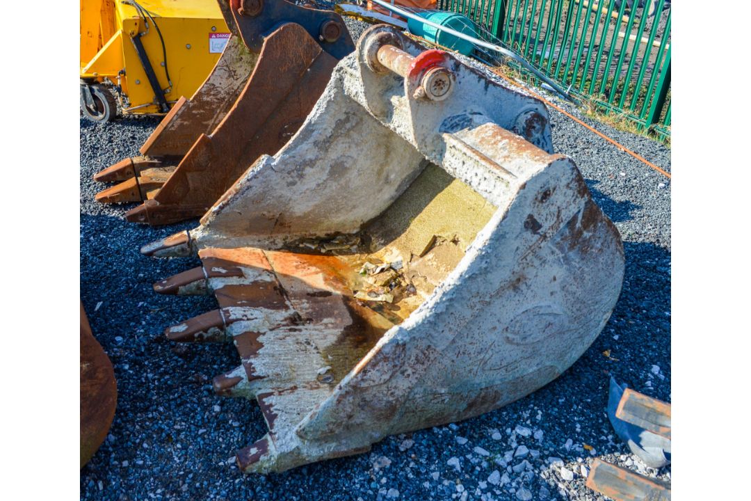 4ft digging bucket to suit JCB JS130 - Image 1 of 2