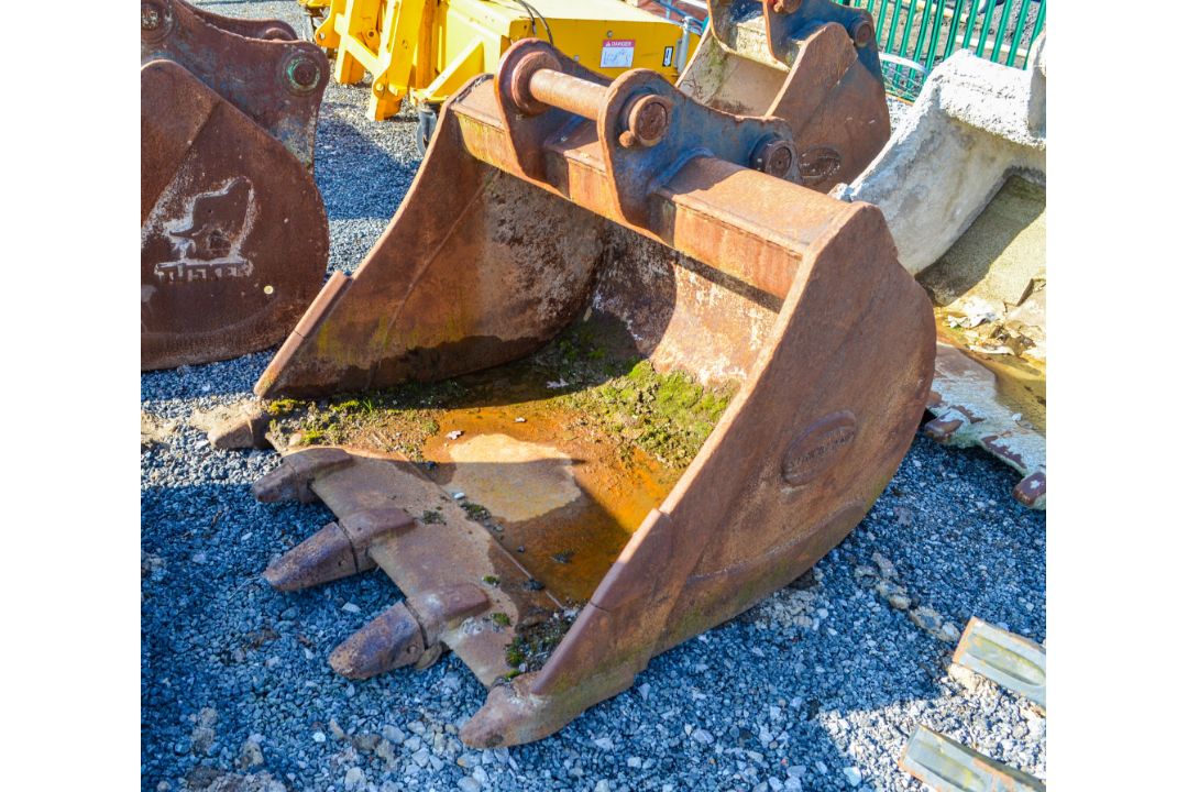 4ft digging bucket to suit JCB JS130 - Image 1 of 2