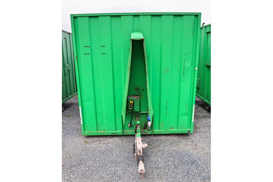 Groundhog 12ft x 6 ft fast tow mobile steel anti vandal welfare unit Comprising of: canteen area, - Image 5 of 10