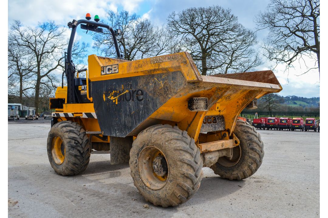 JCB 9FT 9 tonne straight skip dumper  Year: 2018 S/N: 2780323 ** note to bidders, this machine has - Image 2 of 19