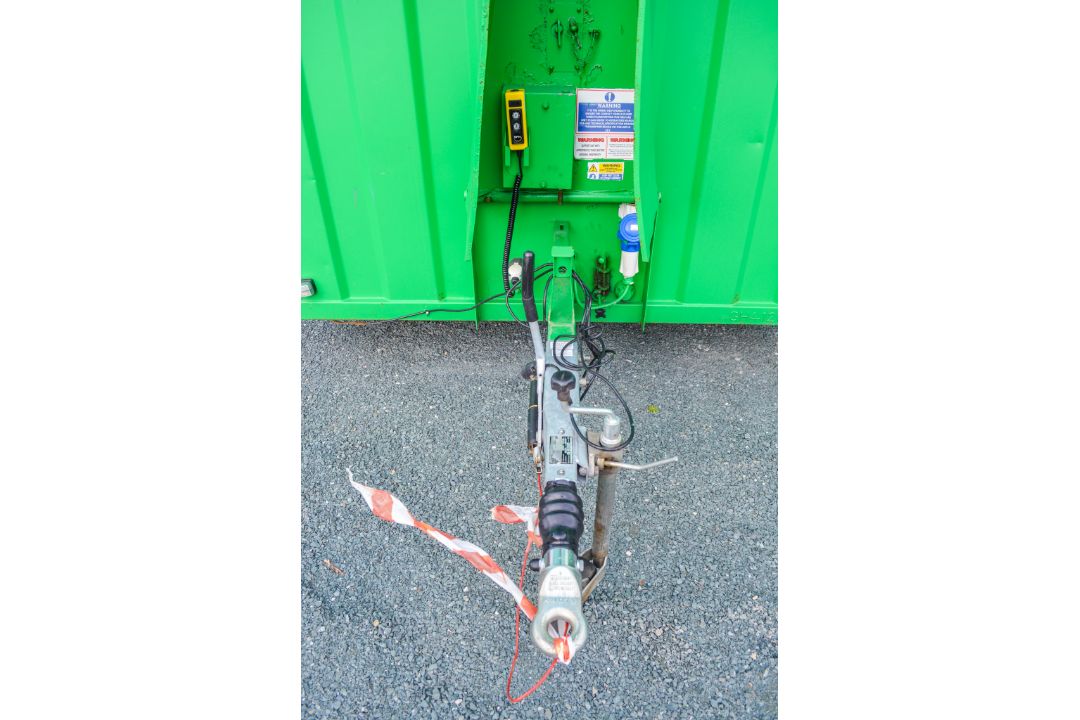 Groundhog 12ft x 6 ft fast tow mobile steel anti vandal welfare unit Comprising of: canteen area, - Image 5 of 12