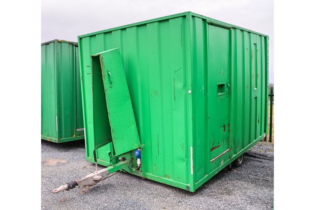 Groundhog 12ft x 6 ft fast tow mobile steel anti vandal welfare unit Comprising of: canteen area, - Image 1 of 10
