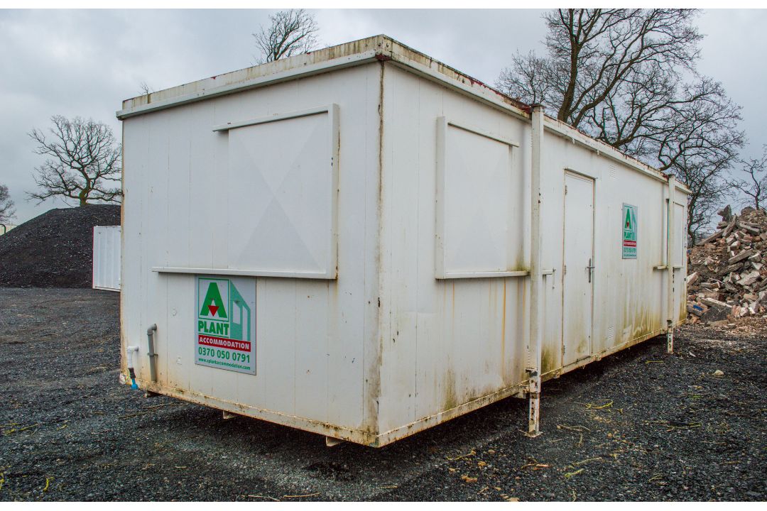32' by 10' jack leg anti vandal steel canteen/office unit  comprising canteen/kitchen area and - Image 4 of 11