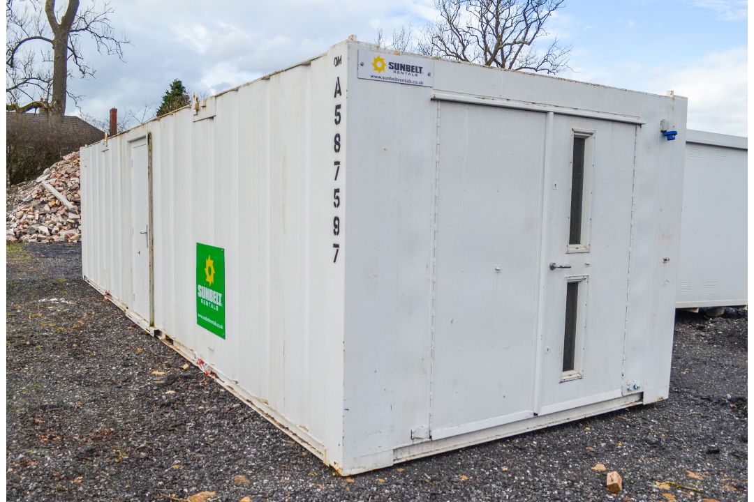32ft x 10ft anti vandal steel office/canteen unit c/w double door and keys A587597 - Image 3 of 7