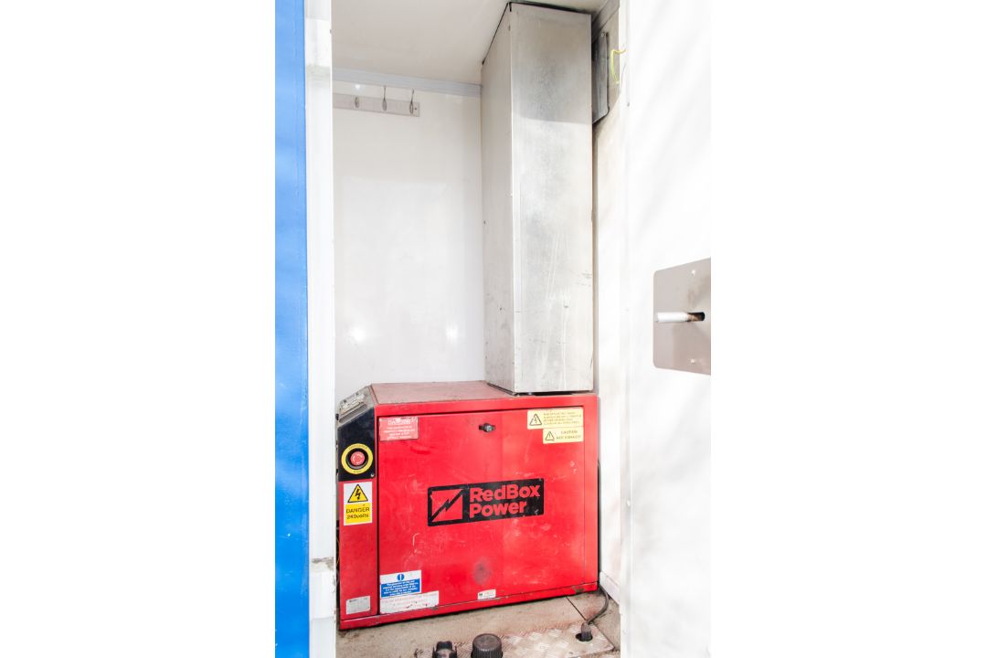 Boss Cabins 12ft x 6 ft  fast tow mobile steel anti vandal welfare unit - Image 11 of 13