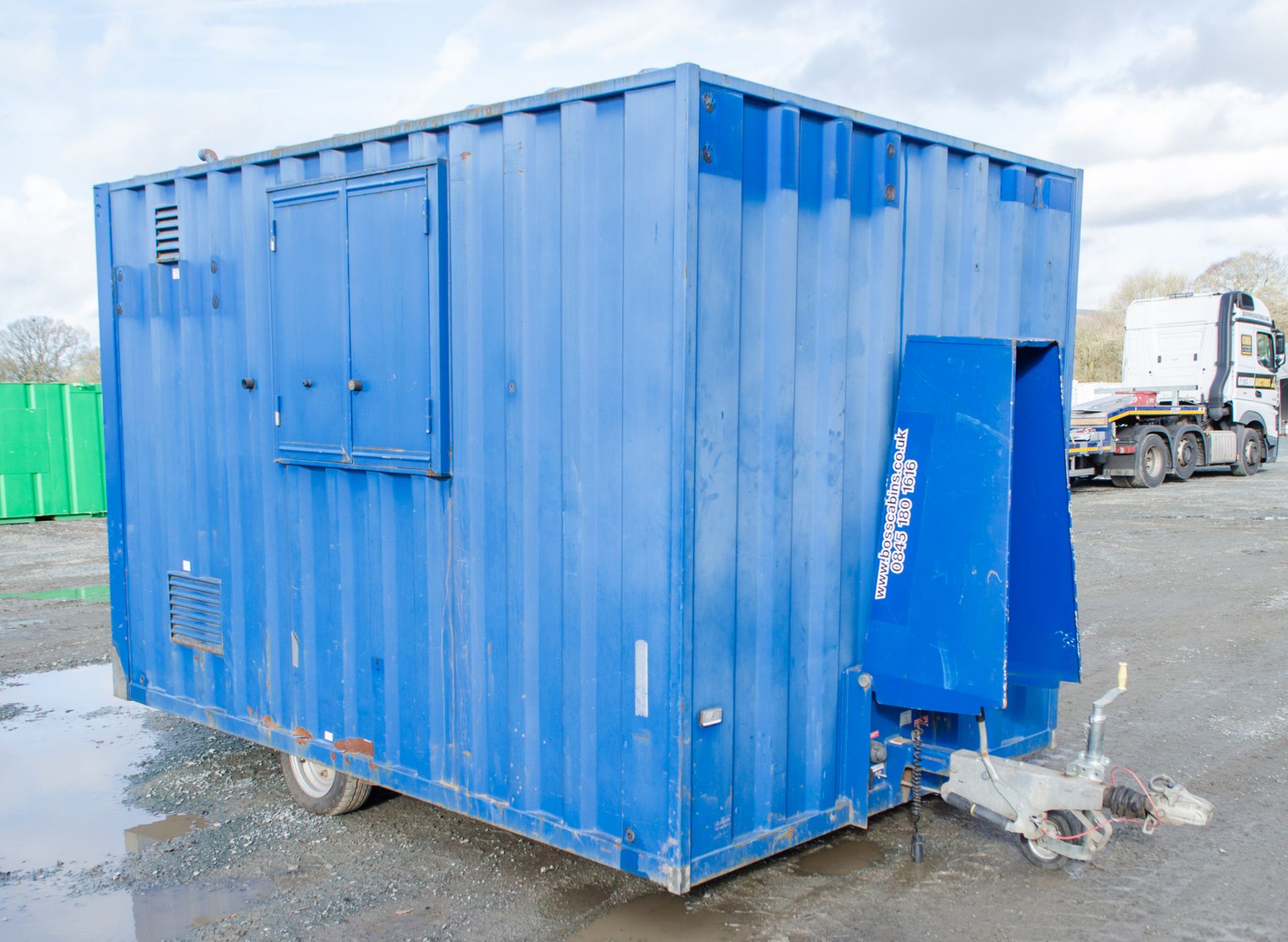 Boss Cabins 12ft x 6 ft  fast tow mobile steel anti vandal welfare unit - Image 2 of 13